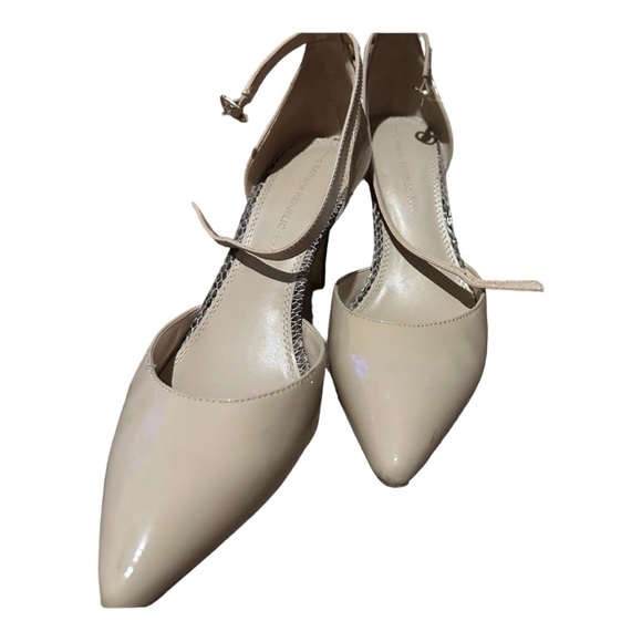 Banana Republic Heels size 10 snake details nude patent leather - Picture 1 of 4